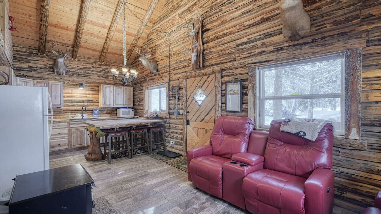 Photo of Livingroom in Island Park