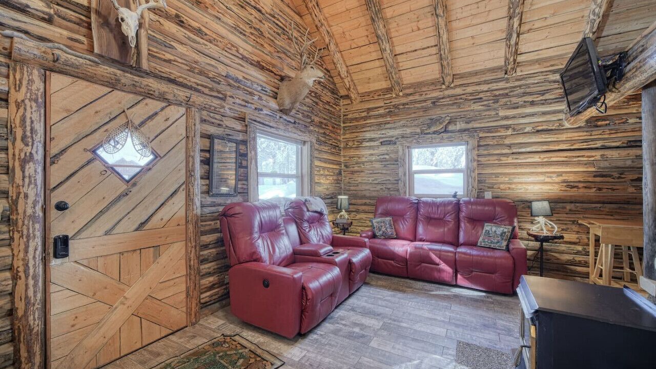 Photo of Livingroom in Island Park