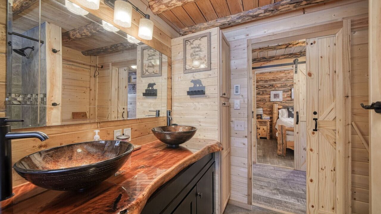 Photo of Bathroom in Island Park