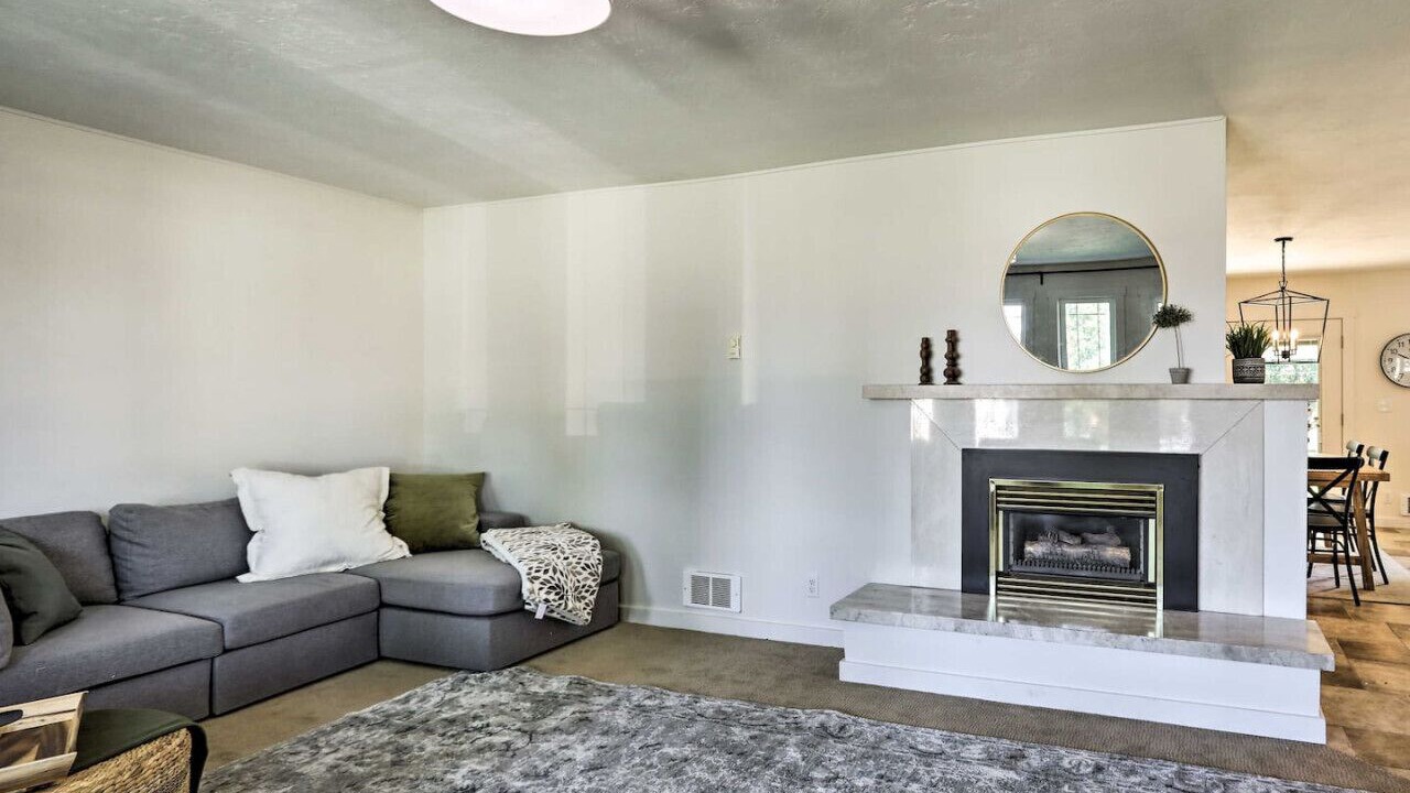 Photo of Livingroom in Idaho Falls