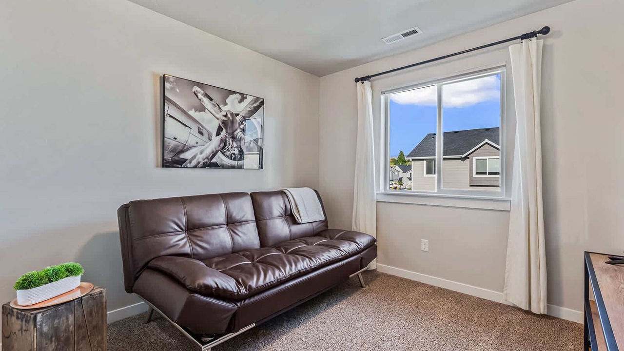 Photo of Livingroom in Eagle