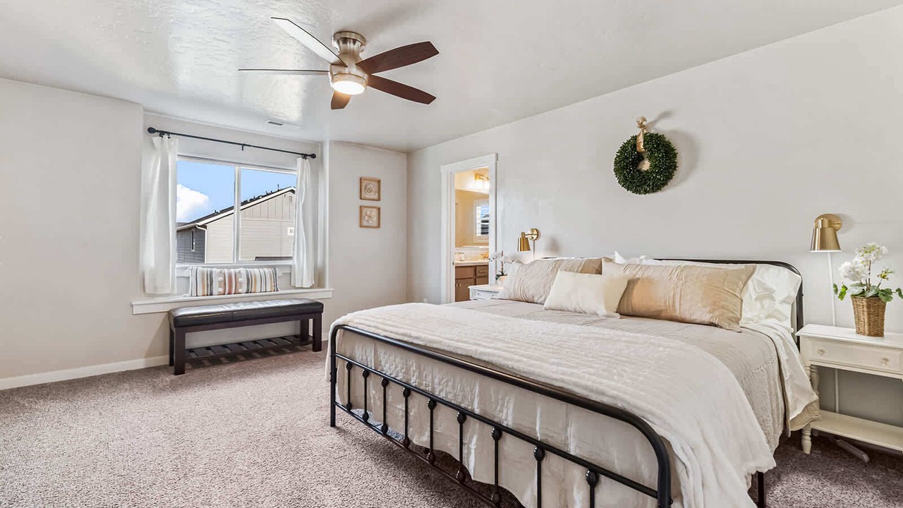 Photo of Bedroom in Eagle