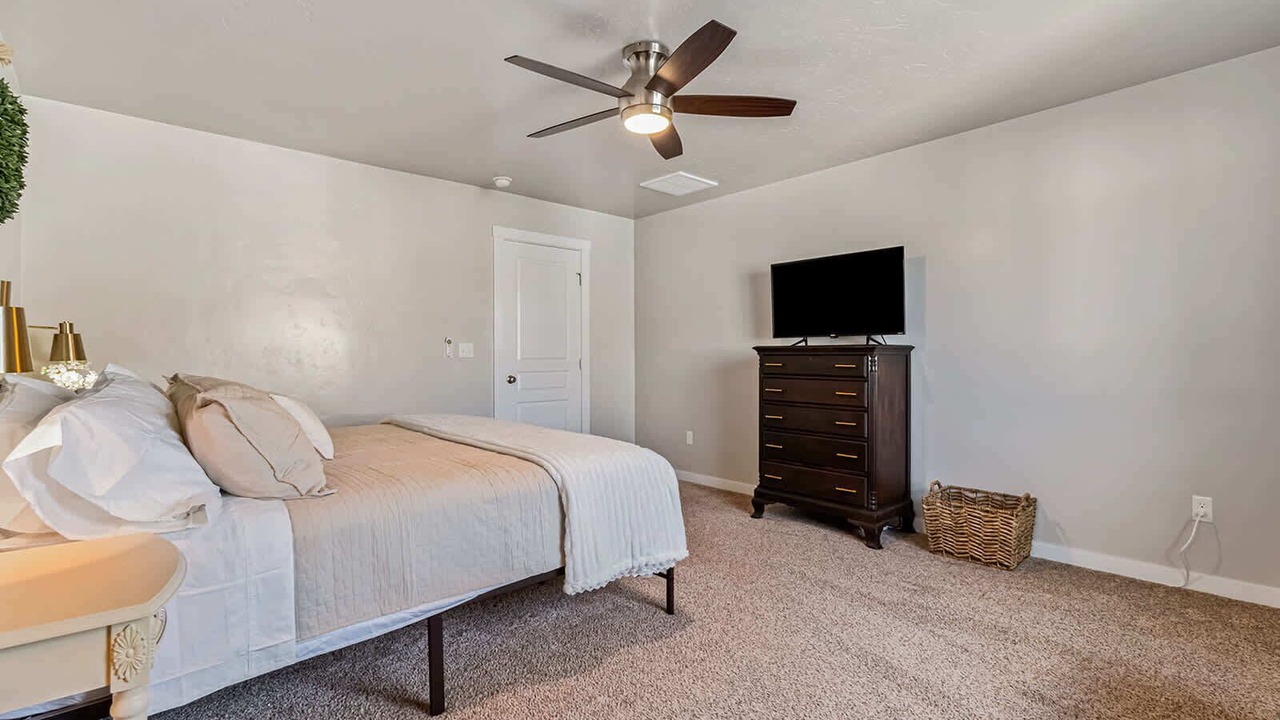 Photo of Bedroom in Eagle