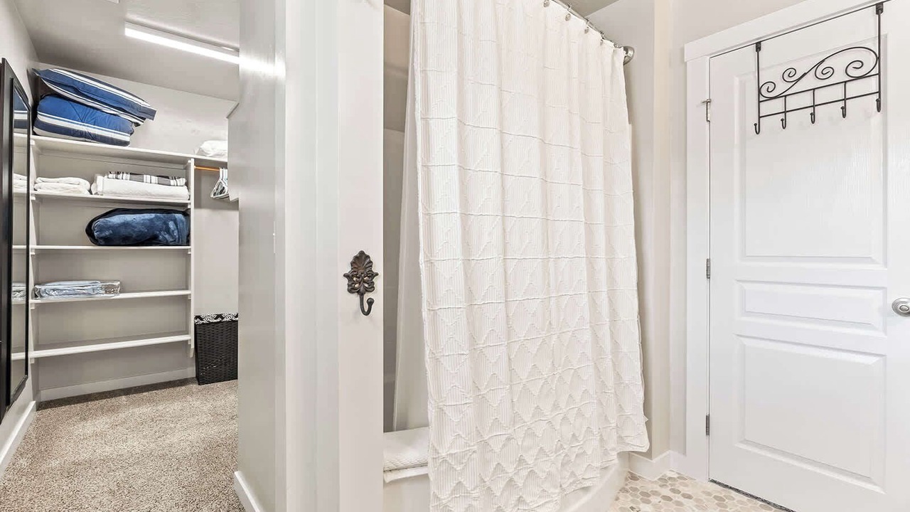 Photo of Bathroom in Eagle