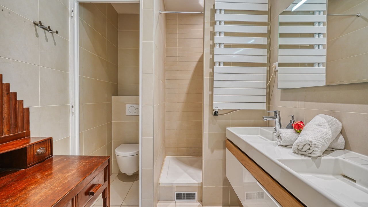 Photo of Bathroom in Odeon