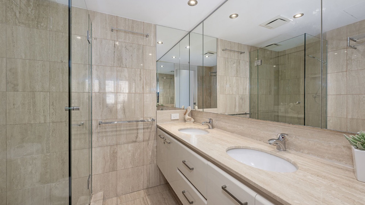 Photo of Bathroom in Main Beach