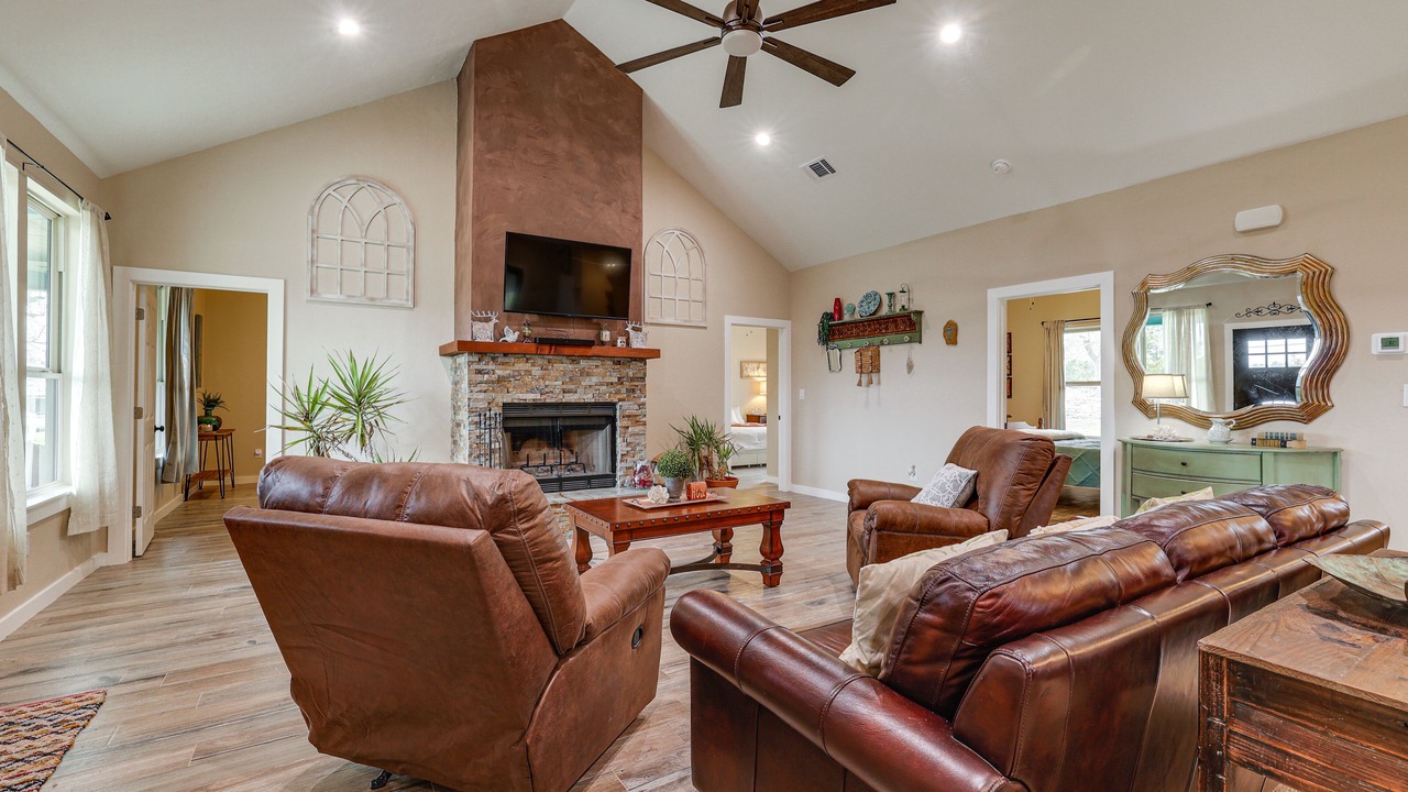 Photo of Livingroom in Fredericksburg
