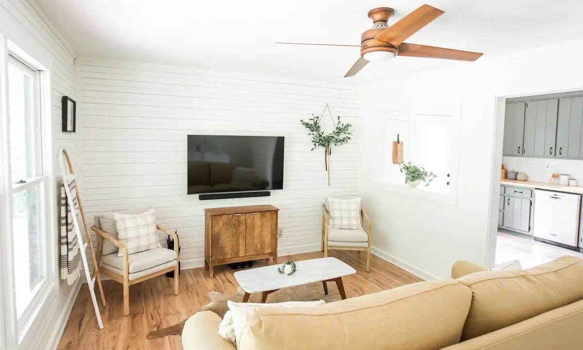 Photo of Livingroom in Dahlonega