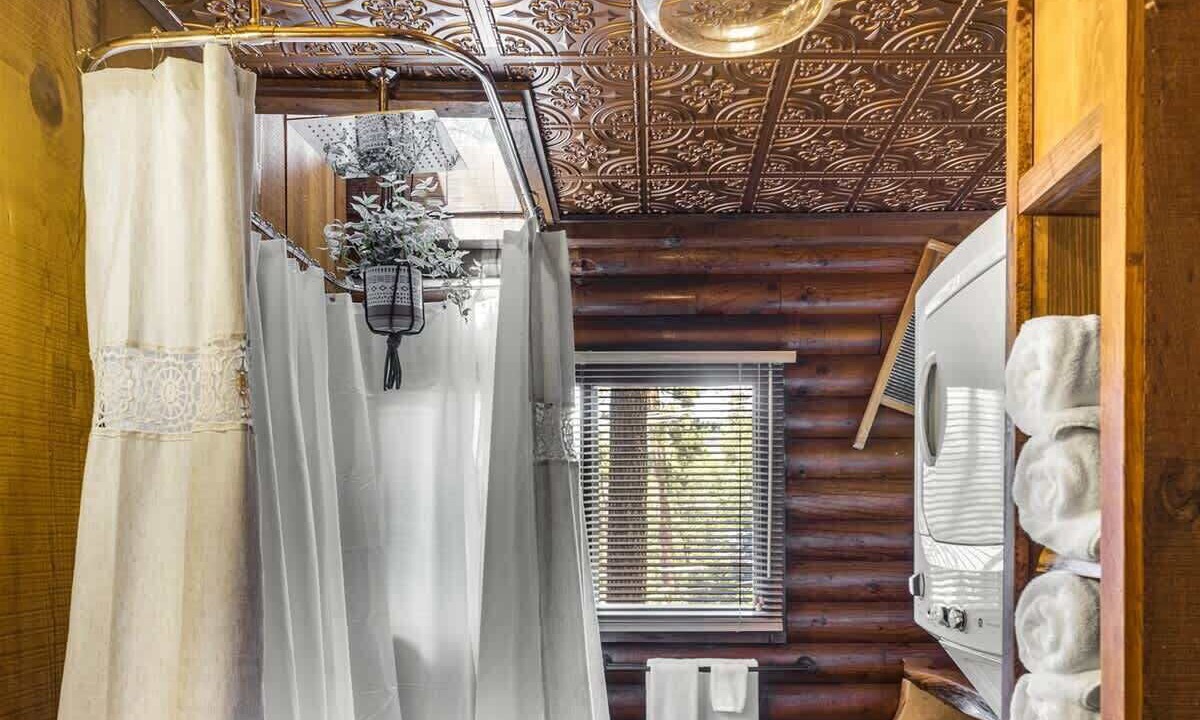 Photo of Bathroom in Idyllwild