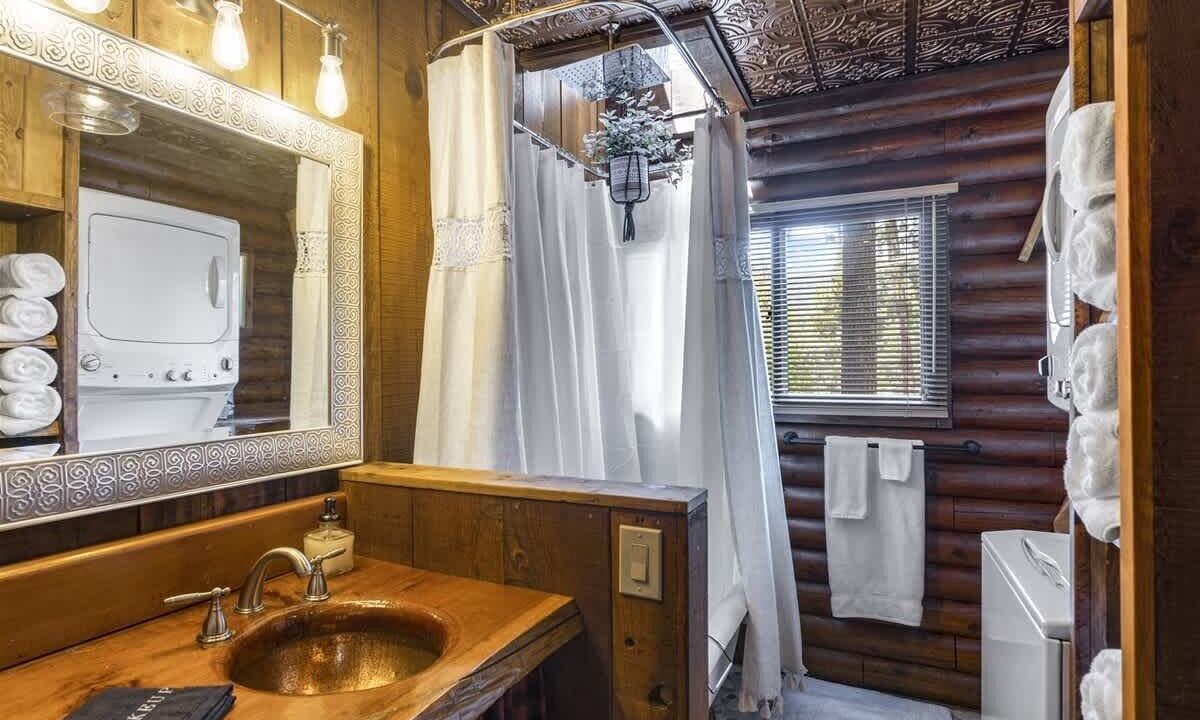 Photo of Bathroom in Idyllwild