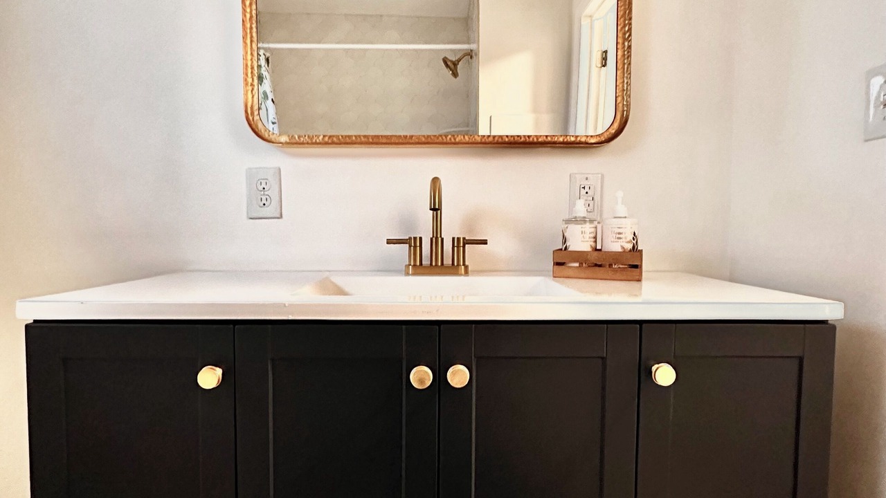 Photo of Bathroom in Fishers Landing