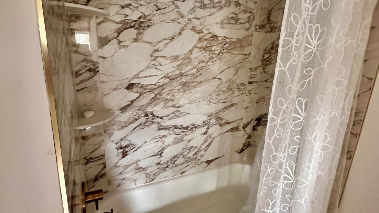 Photo of Bathroom in Fishers Landing