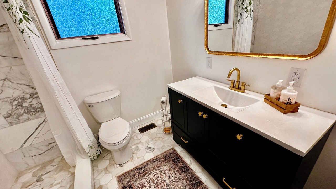 Photo of Bathroom in Fishers Landing
