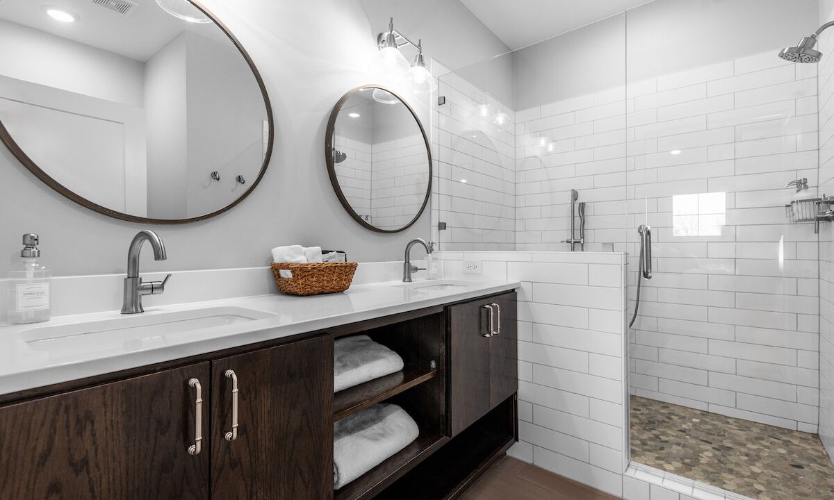 Photo of Bathroom in Leon Junction