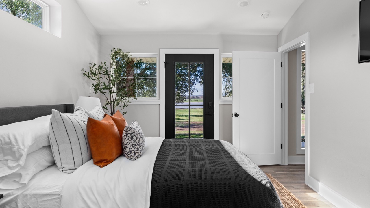 Photo of Bedroom in Leon Junction