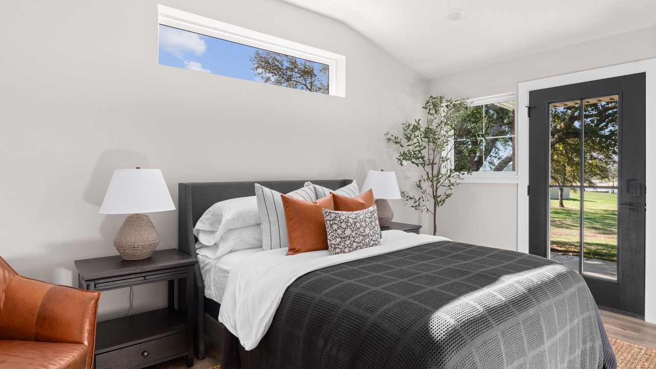Photo of Bedroom in Leon Junction