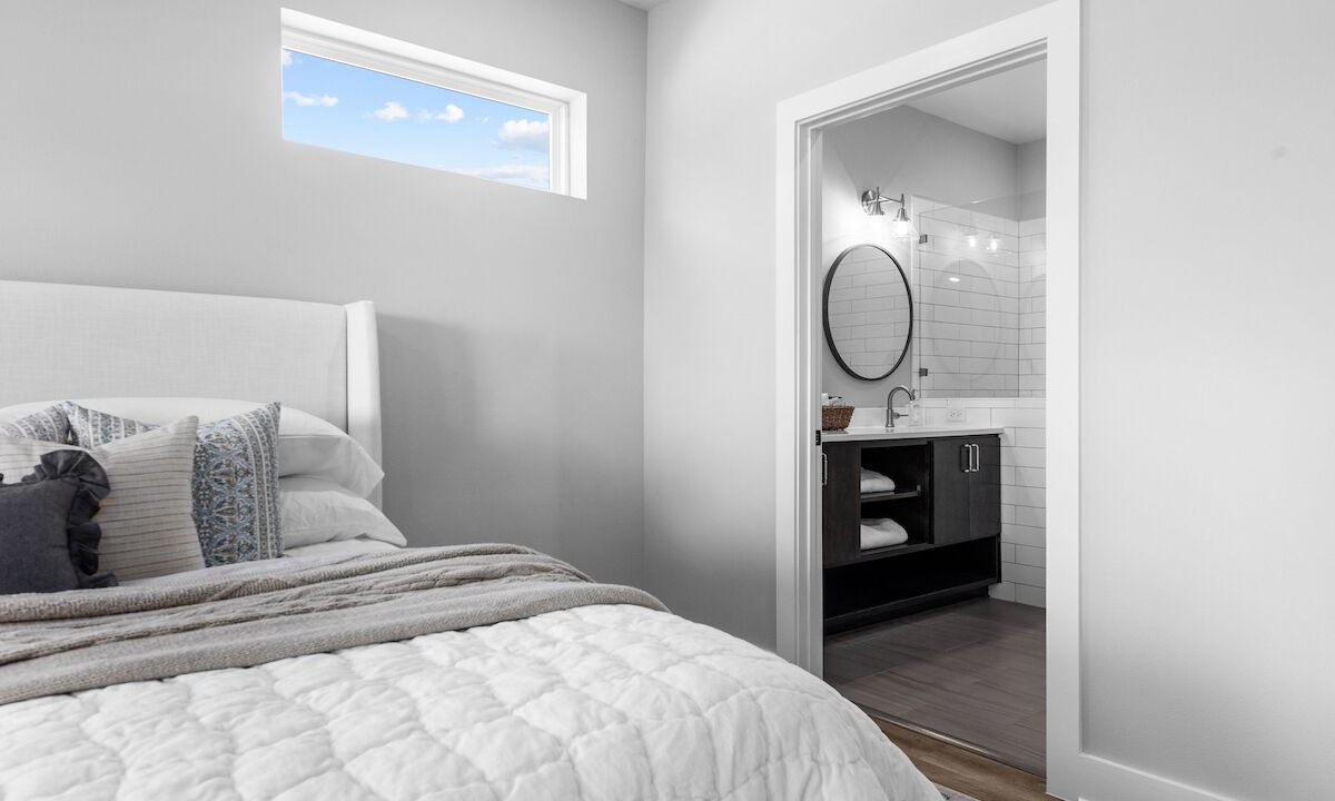 Photo of Bedroom in Leon Junction