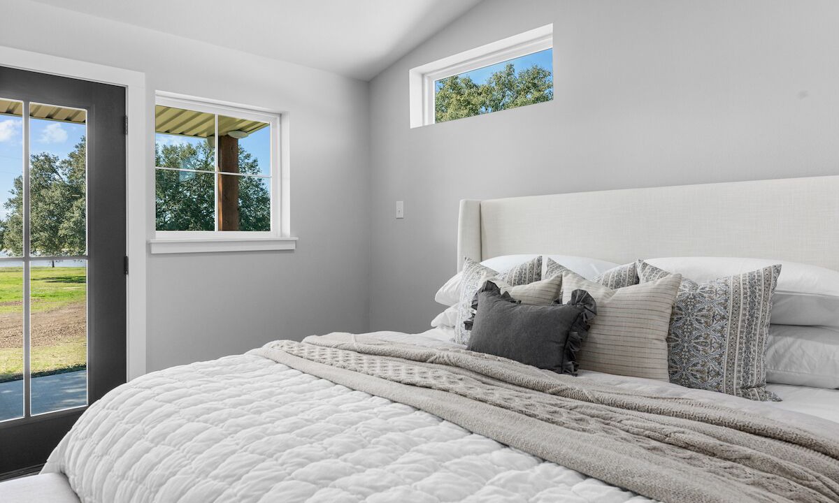 Photo of Bedroom in Leon Junction