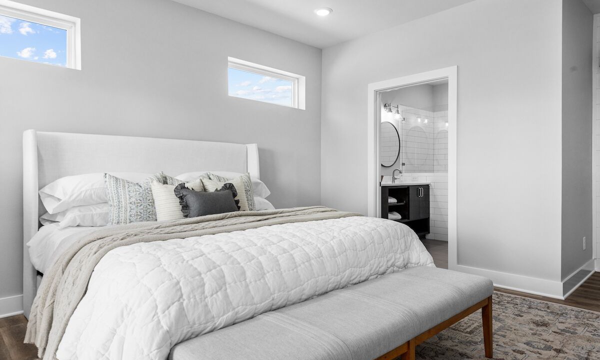 Photo of Bedroom in Leon Junction