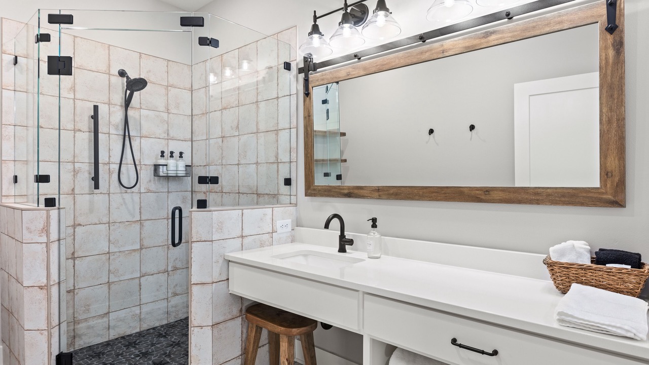Photo of Bathroom in Leon Junction