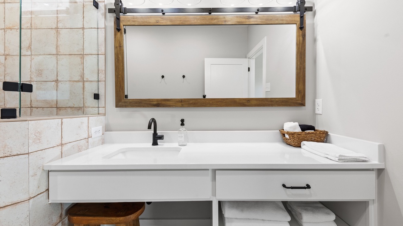 Photo of Bathroom in Leon Junction
