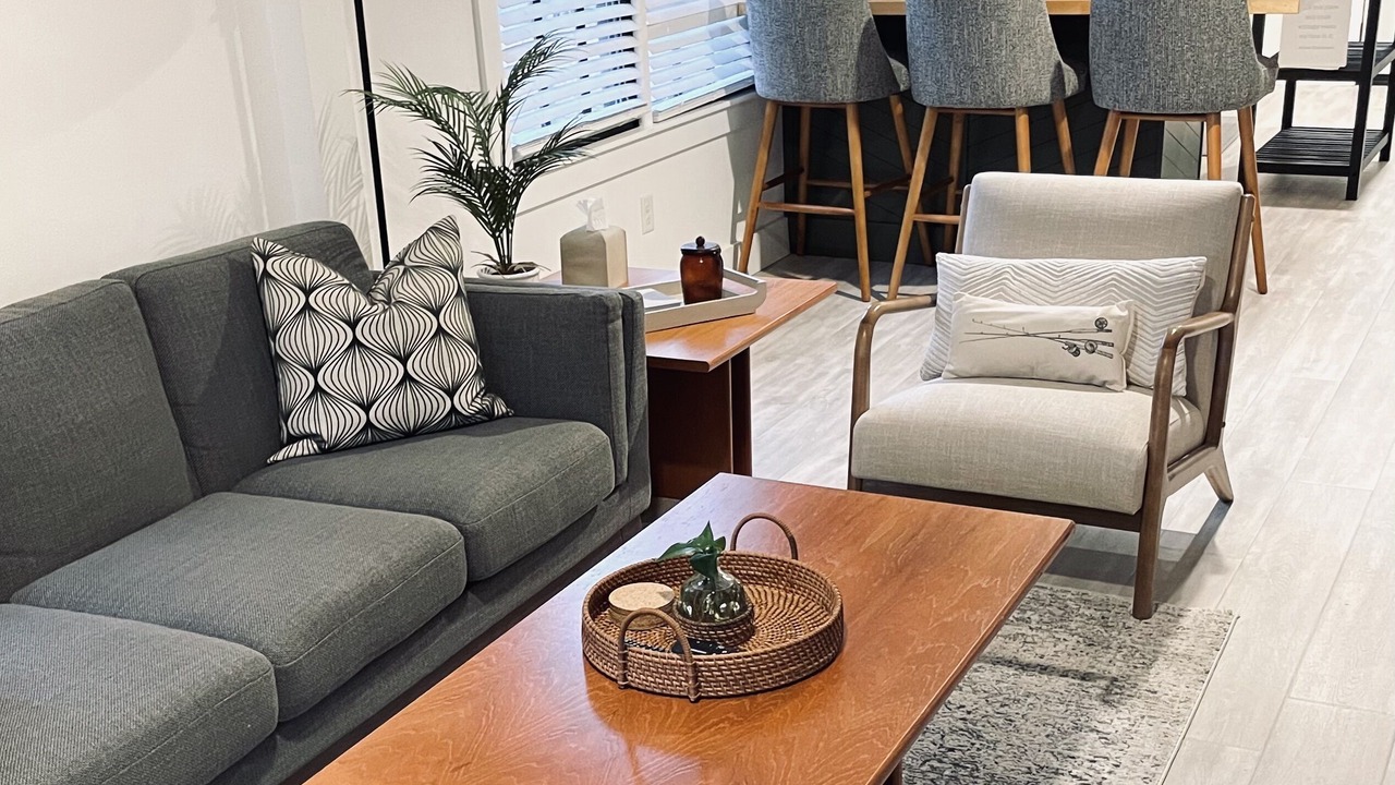 Photo of Livingroom in Northwest Quadrant