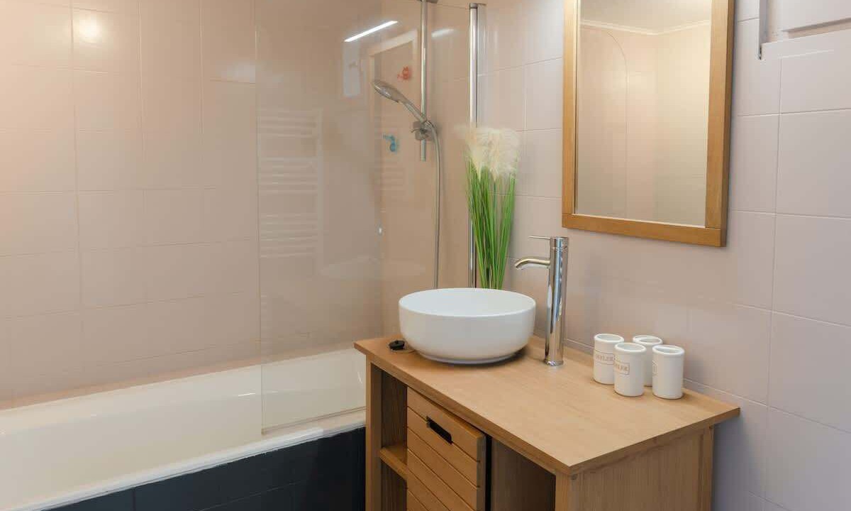 Photo of Bathroom in Landunvez