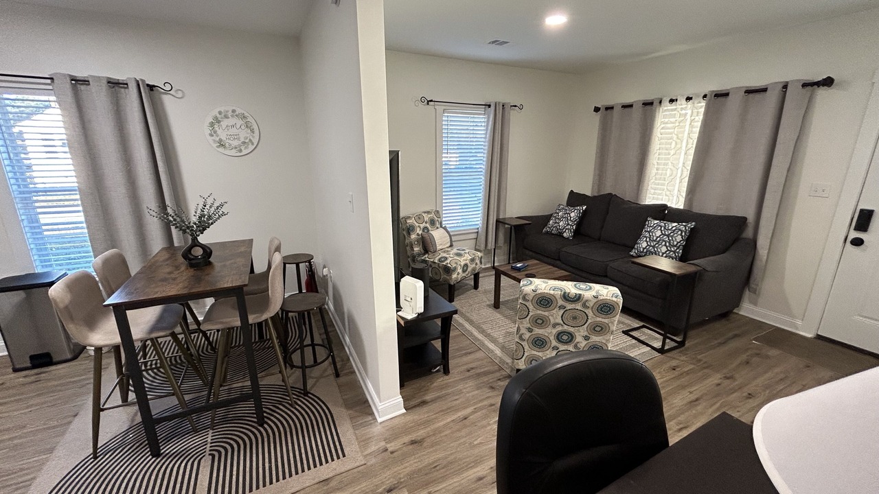 Photo of Livingroom in Lawrenceville