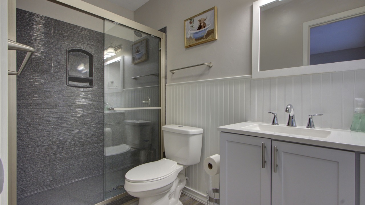 Photo of Bathroom in Redlick