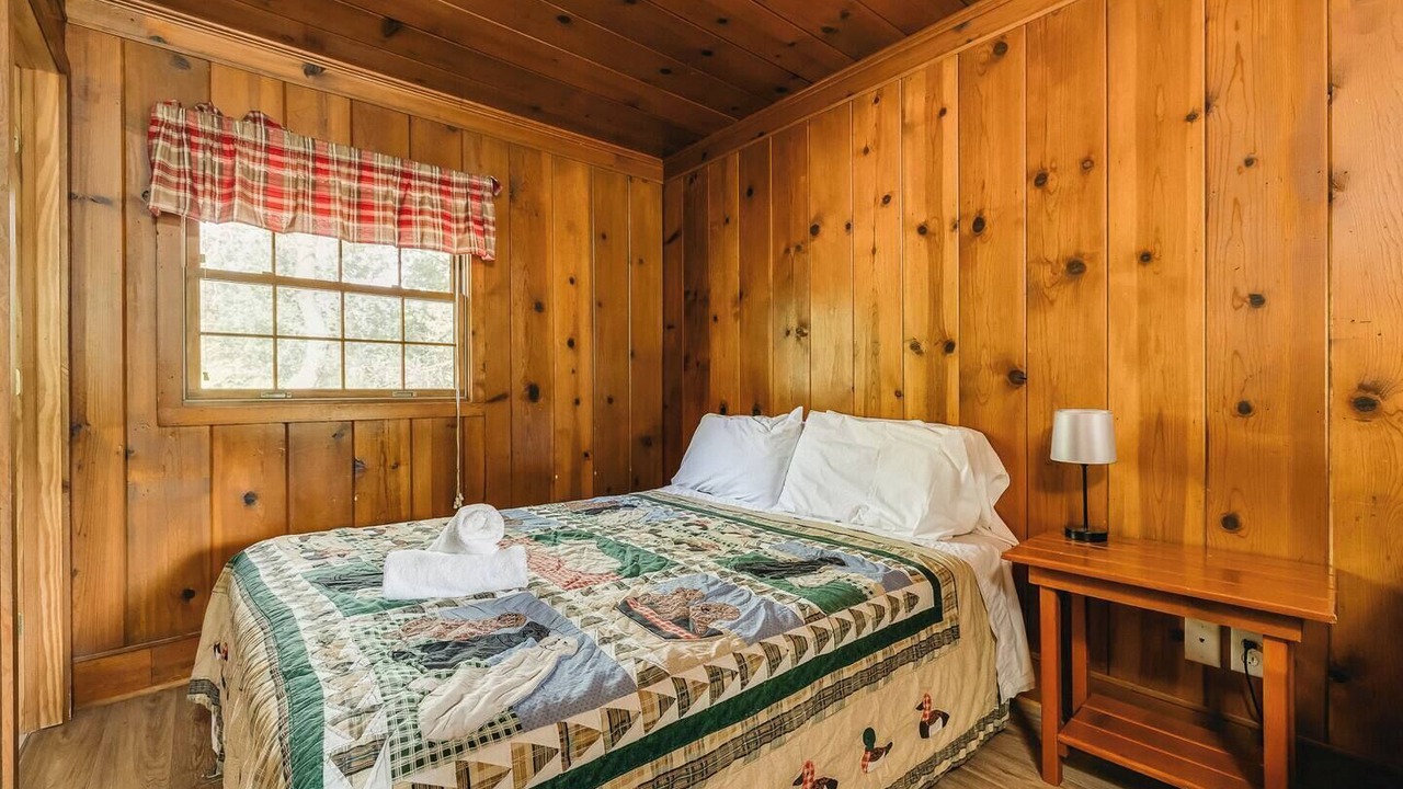 Photo of Bedroom in Taylors Falls