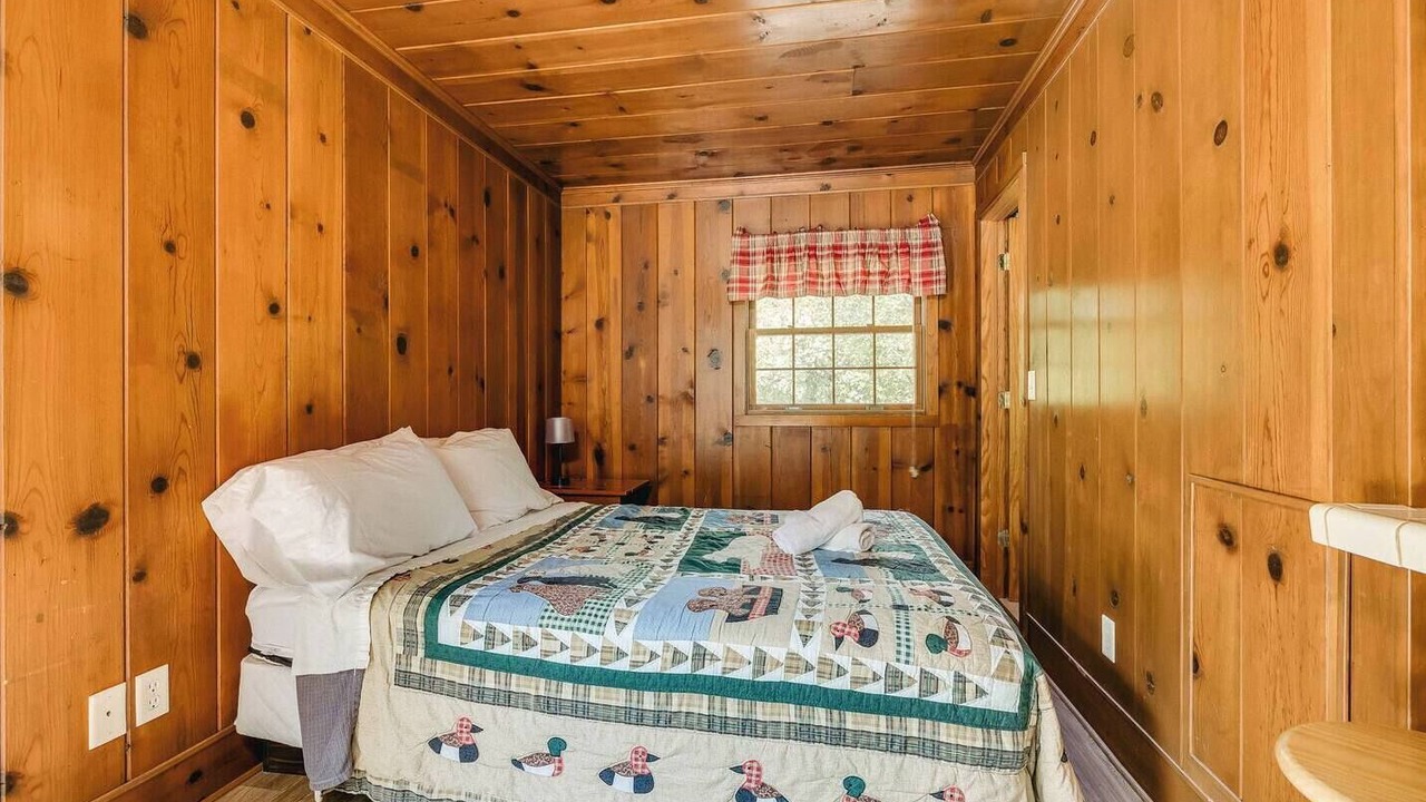 Photo of Bedroom in Taylors Falls
