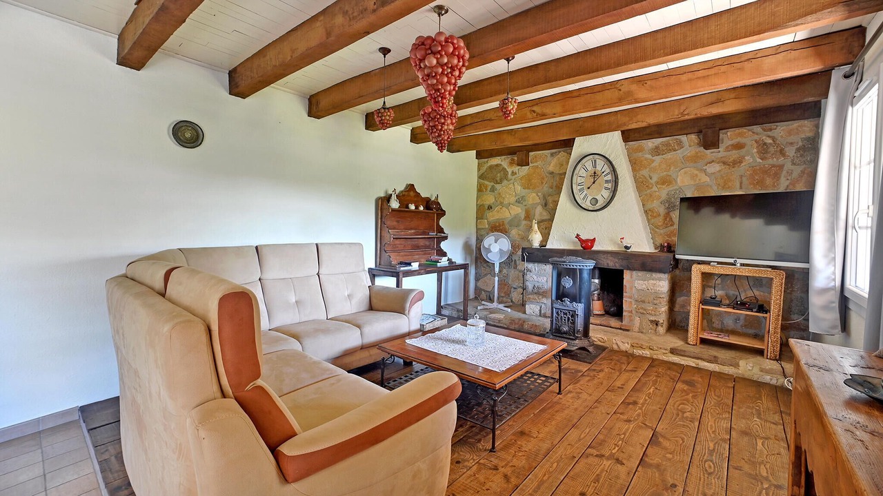Photo of Bedroom in Saint-Jean-de-Maruejols-et-Avejan