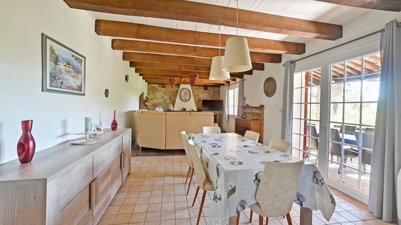 Photo of Bedroom in Saint-Jean-de-Maruejols-et-Avejan