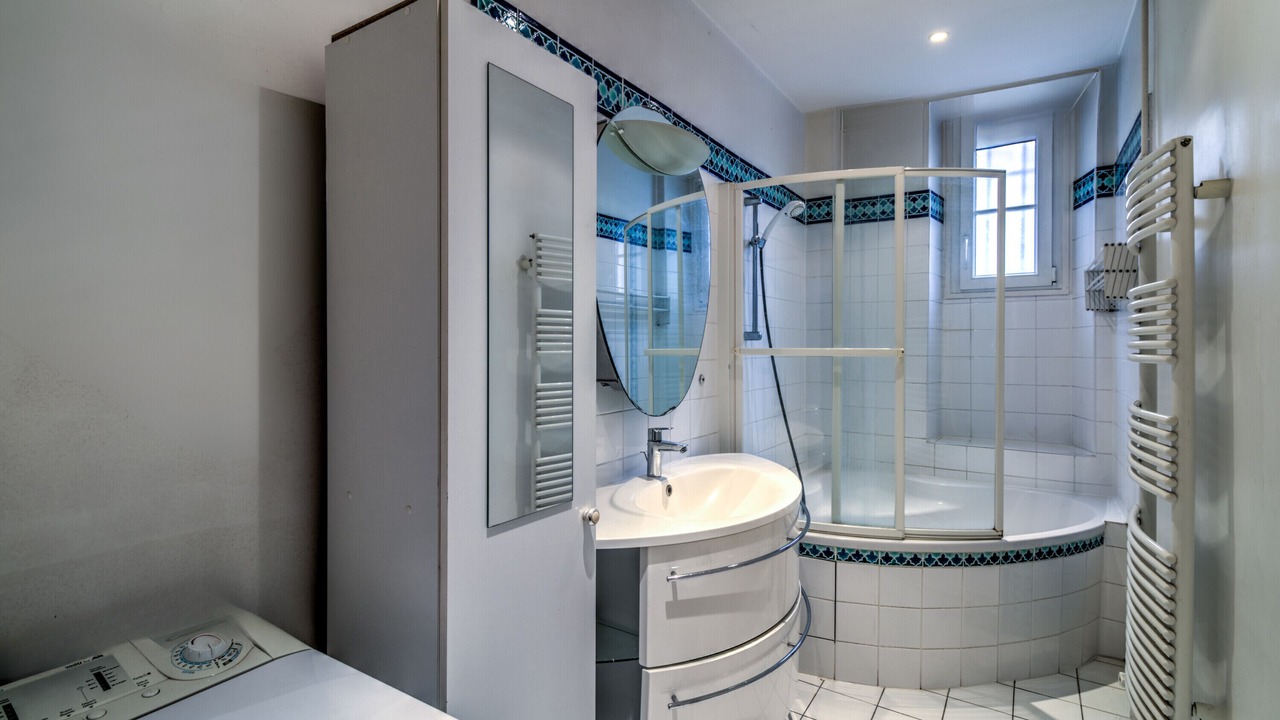 Photo of Bathroom in Le Chesnay