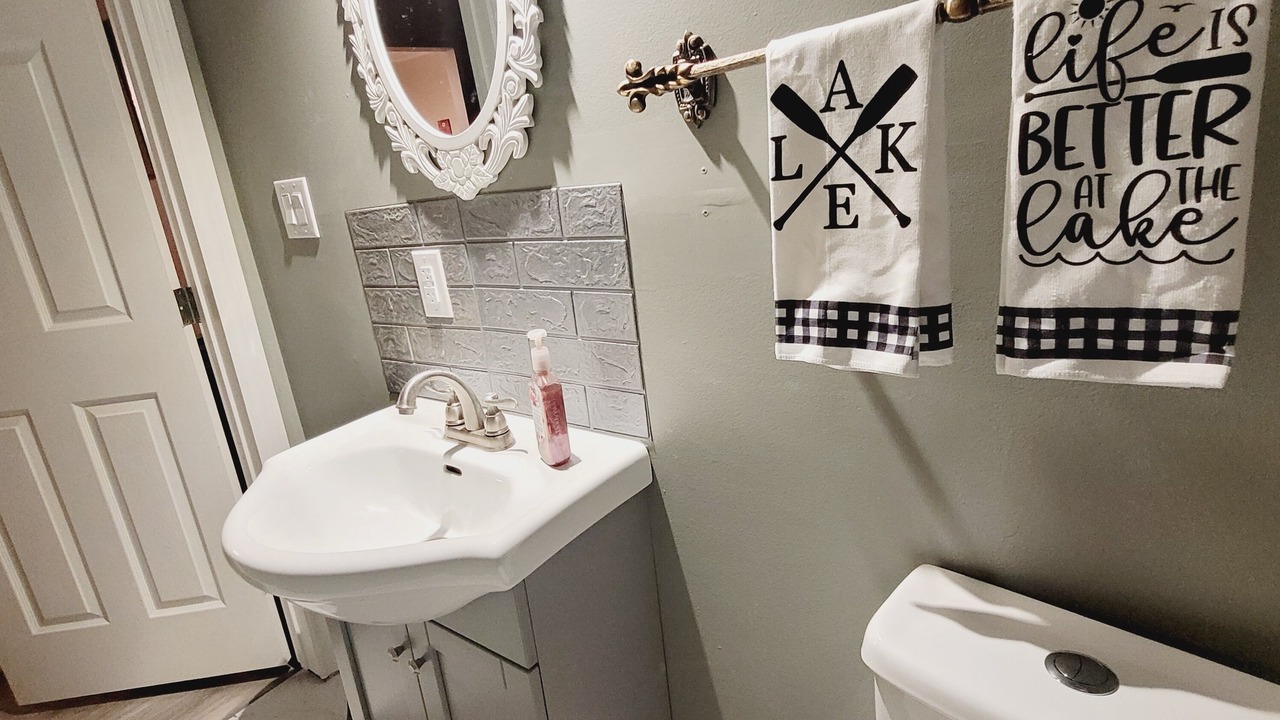 Photo of Bathroom in Rosedale