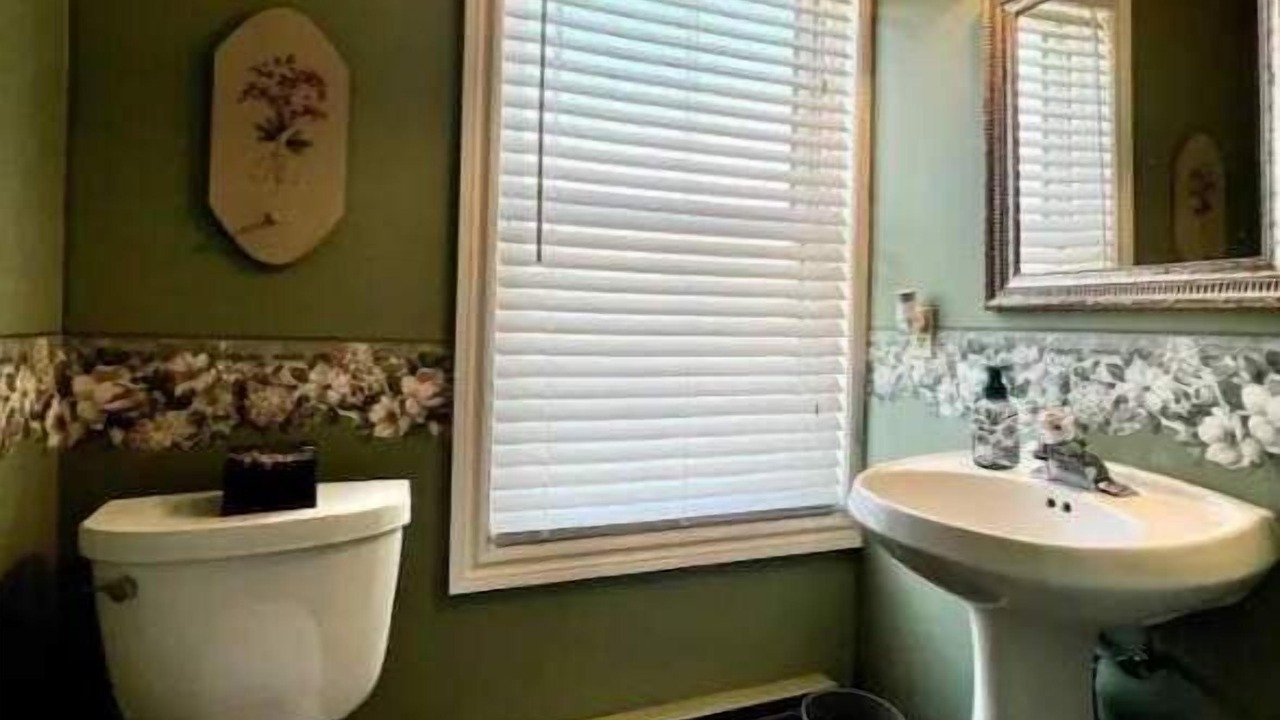 Photo of Bathroom in Rosedale