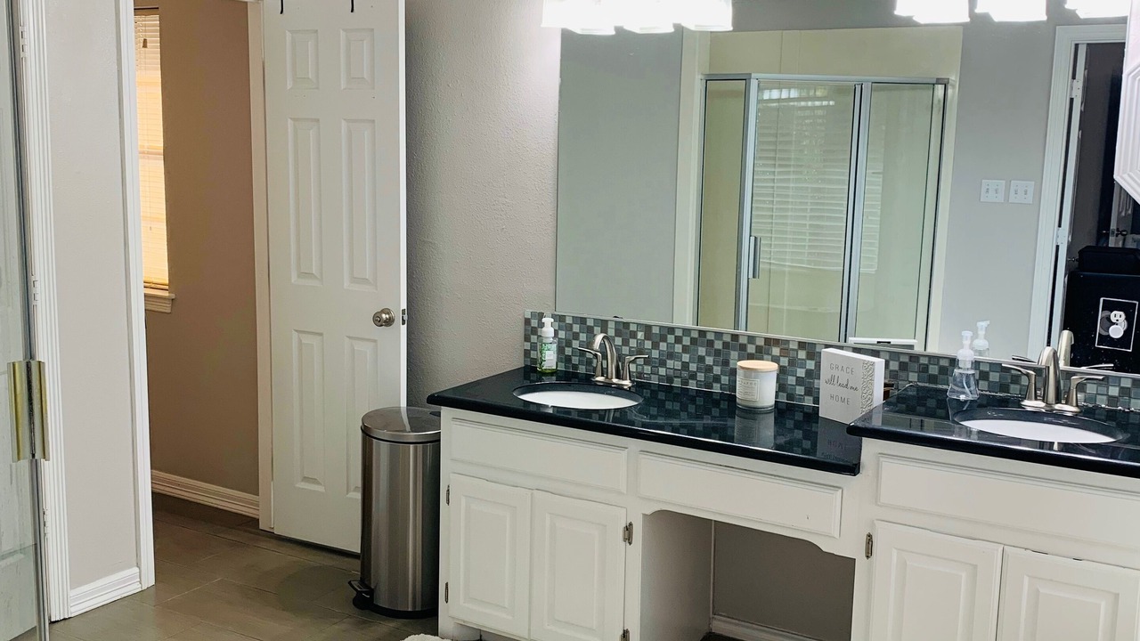 Photo of Bathroom in Rockwall