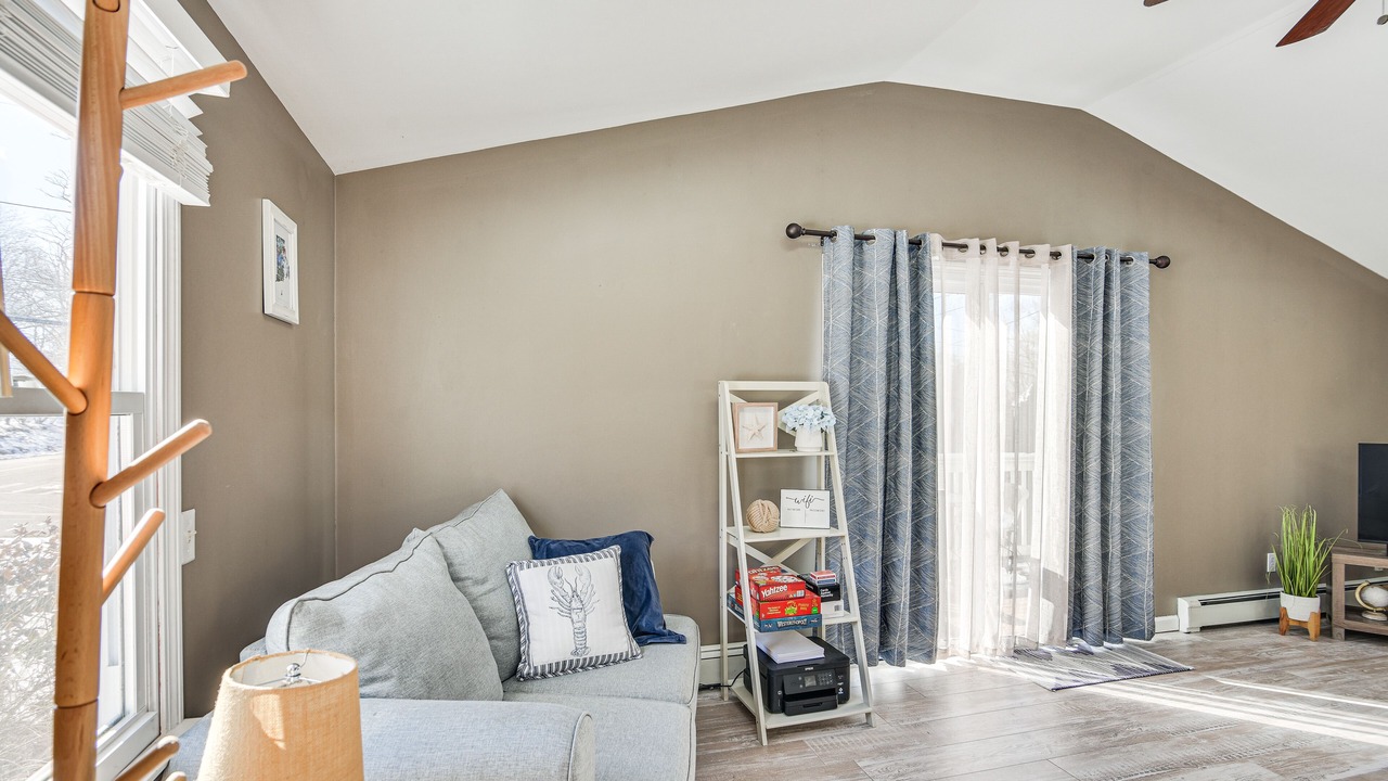 Photo of Livingroom in Westerly