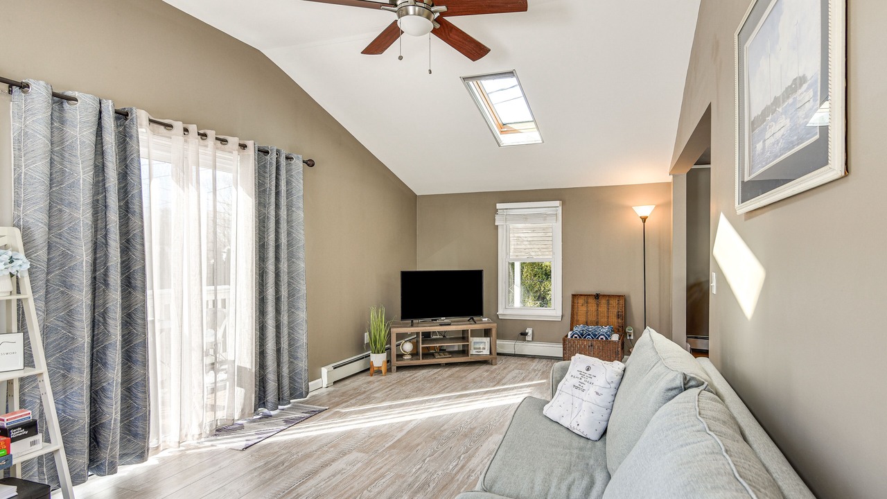 Photo of Livingroom in Westerly