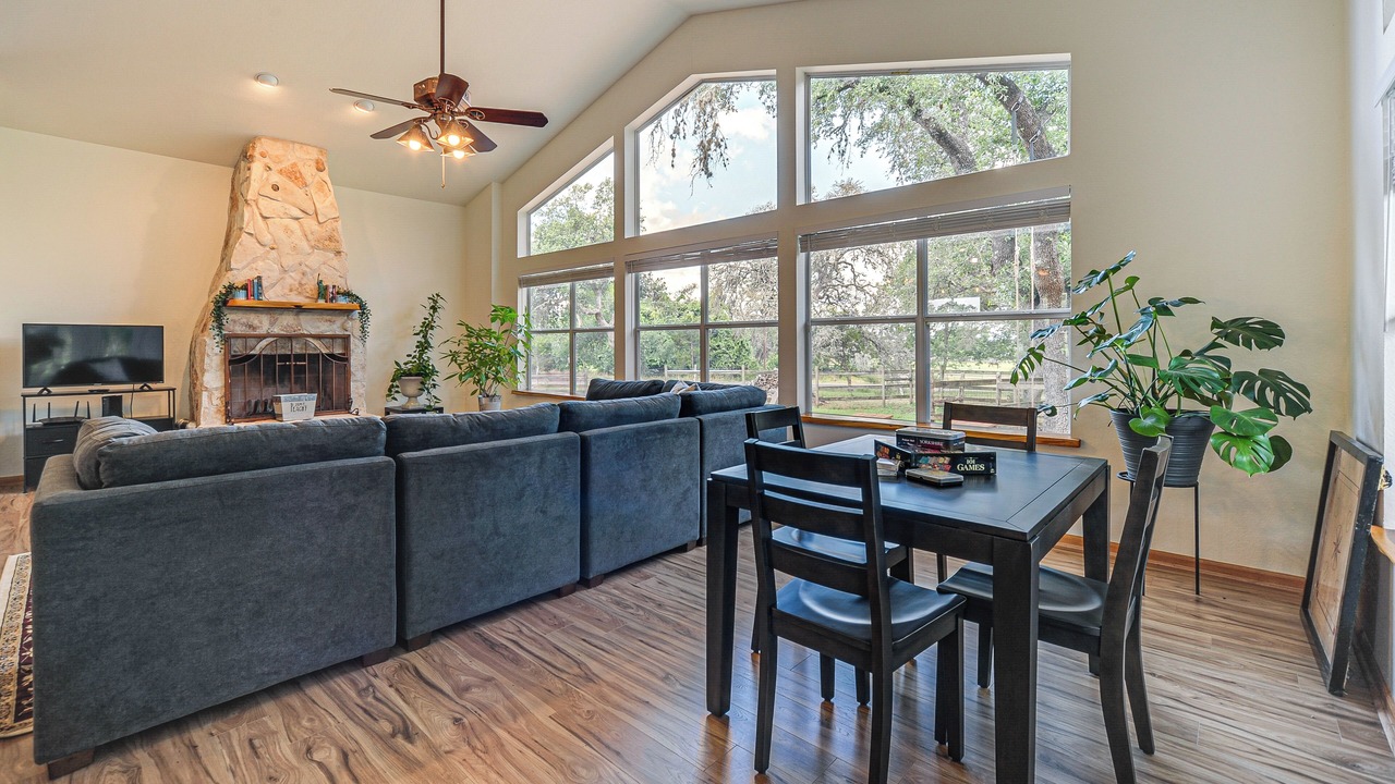 Photo of Livingroom in Dripping Springs