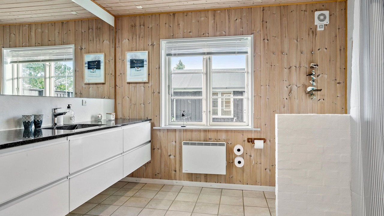 Photo of Bathroom in Hojslev