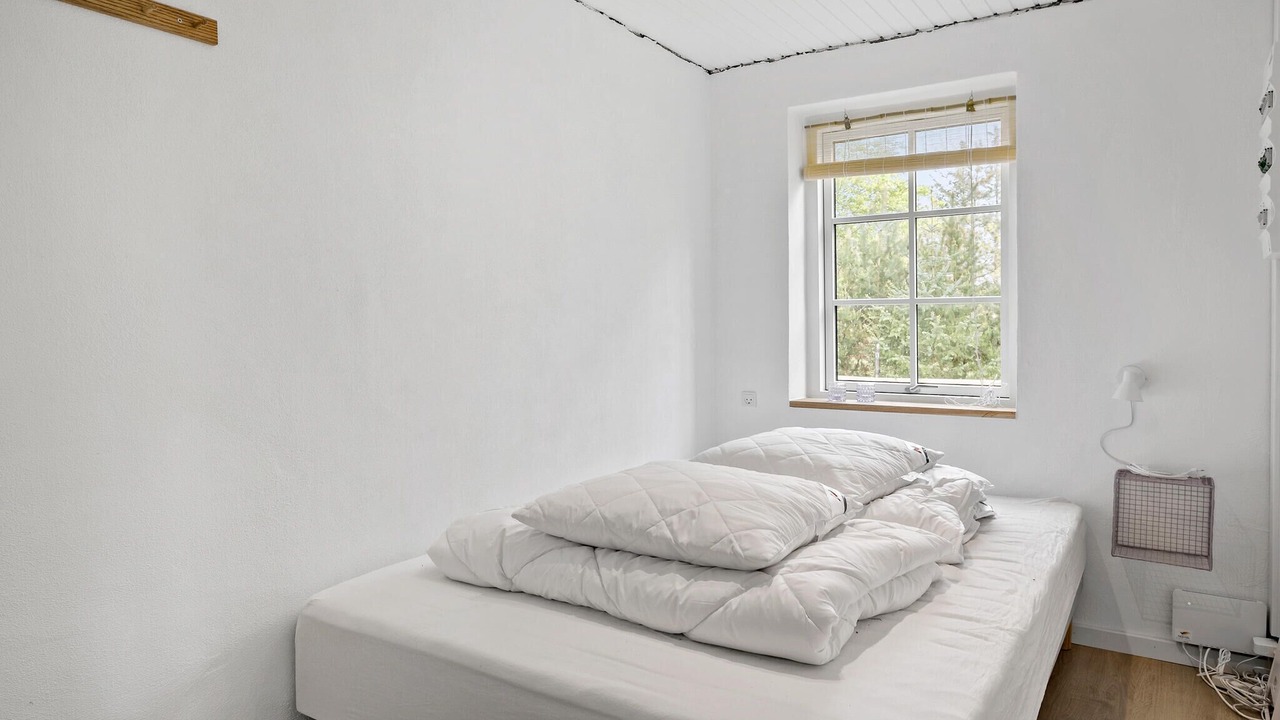 Photo of Others in Hou