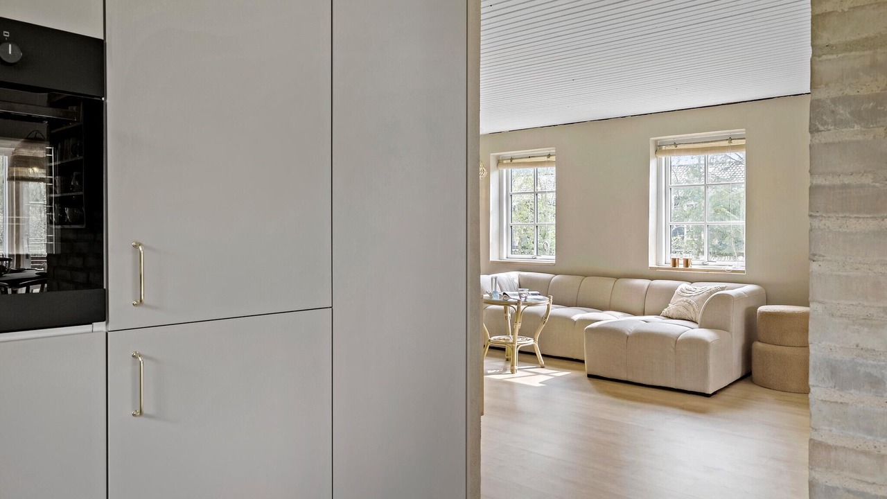 Photo of Others in Hou