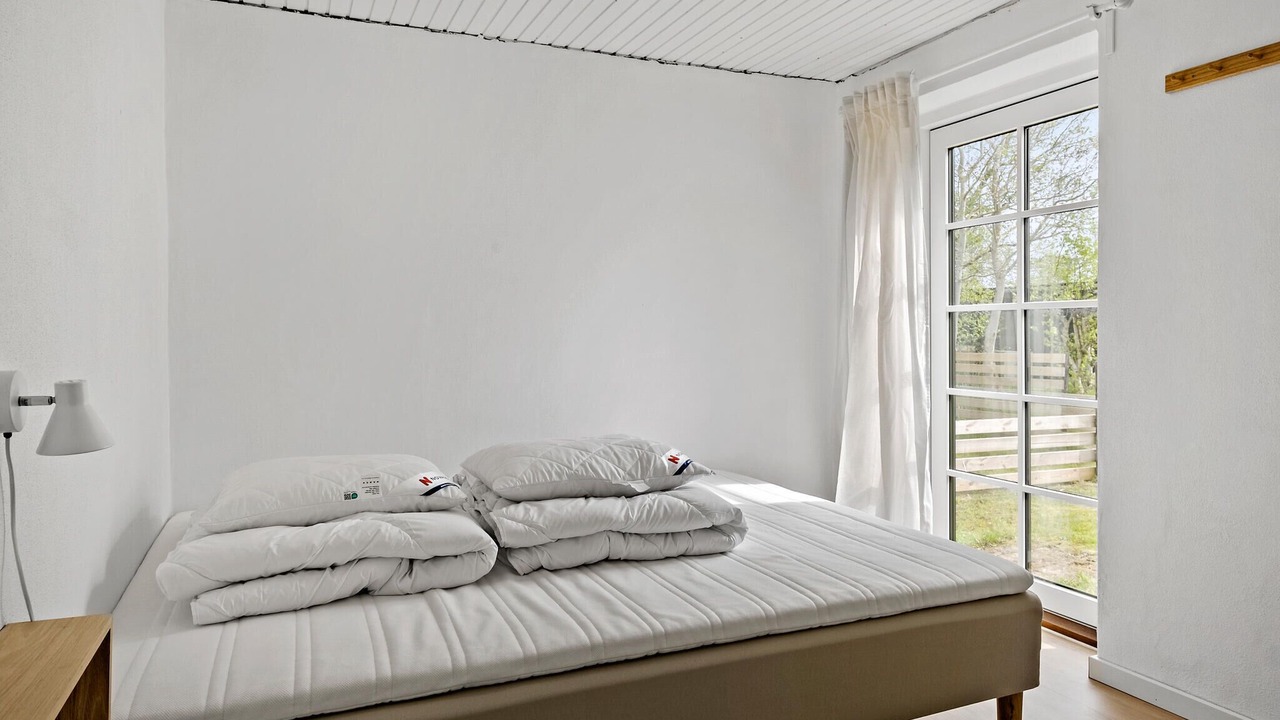 Photo of Others in Hou