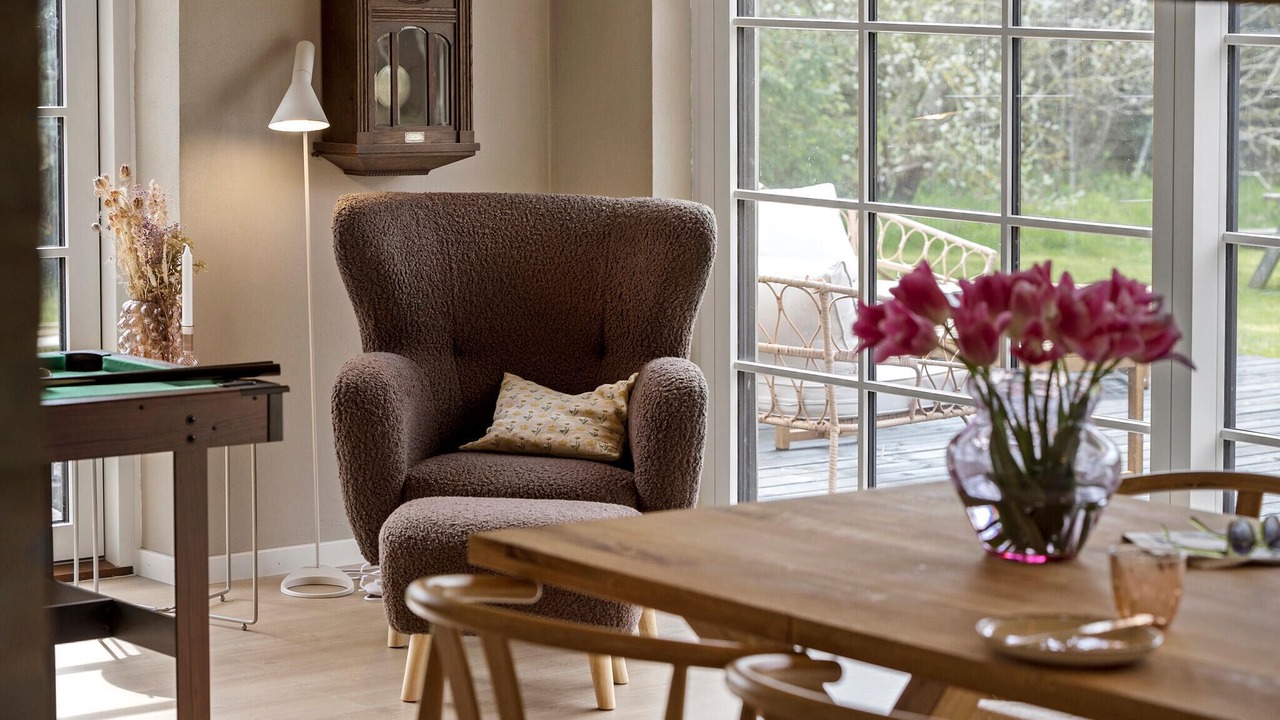 Photo of Others in Hou