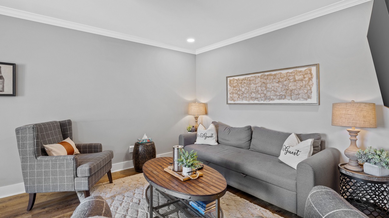 Photo of Livingroom in North Capitol