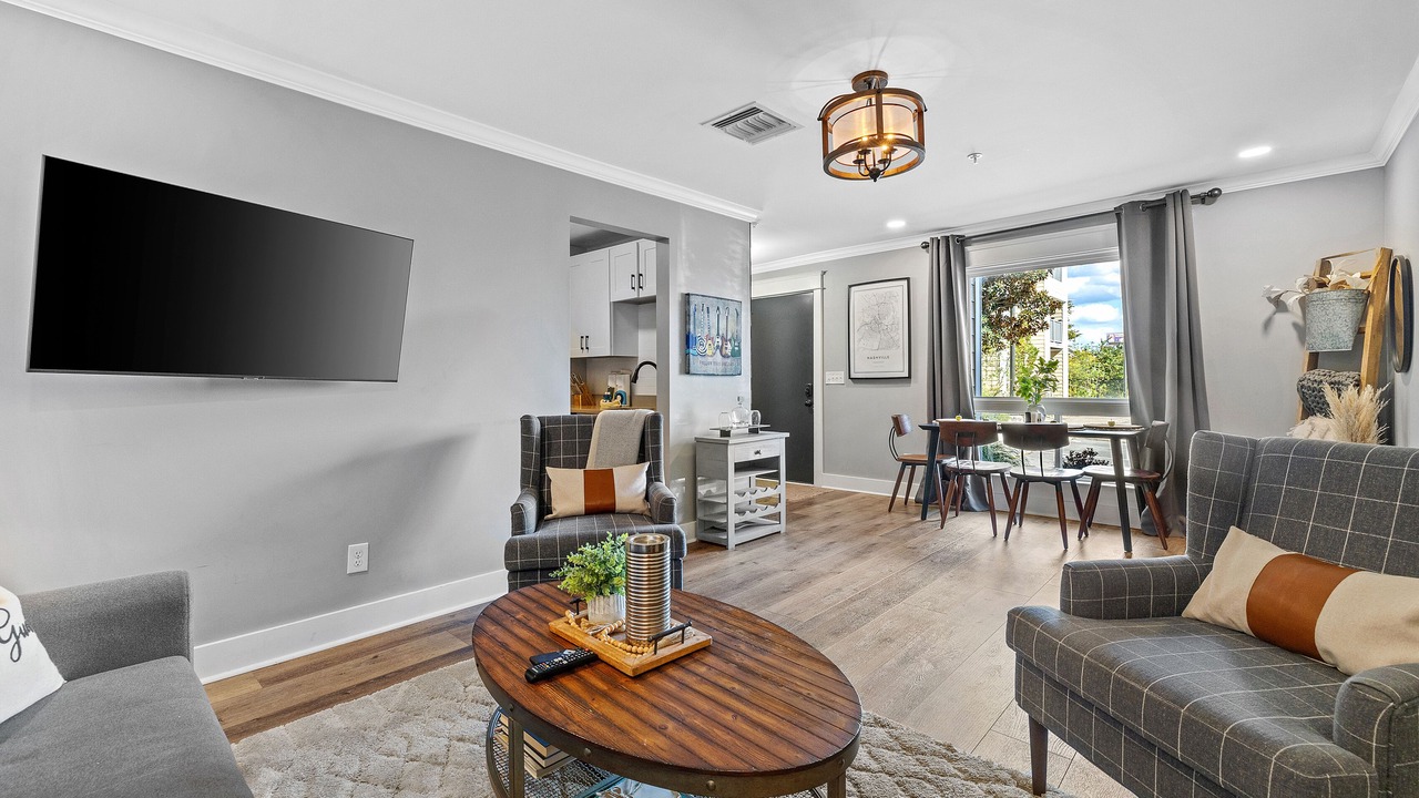 Photo of Livingroom in North Capitol