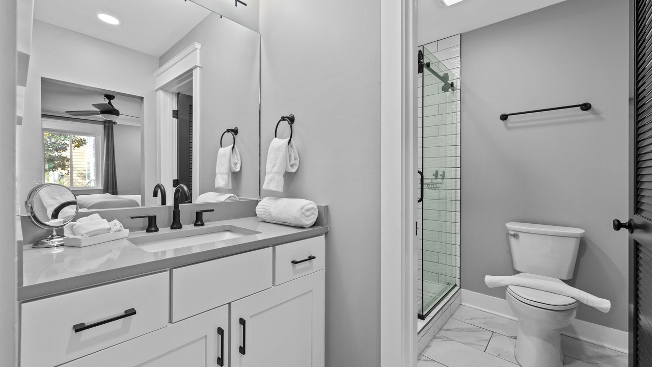 Photo of Bathroom in North Capitol