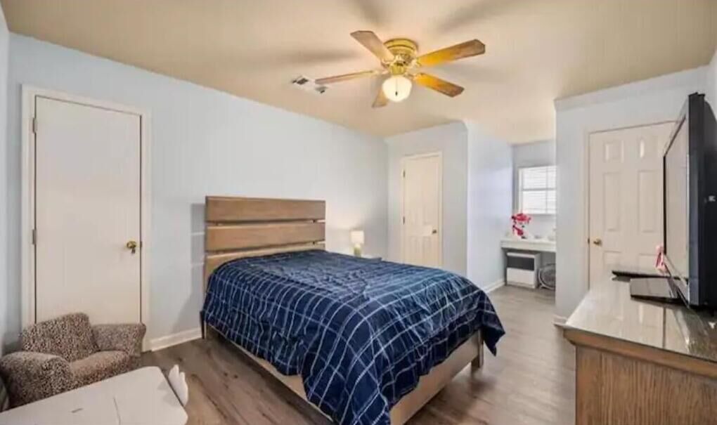 Photo of Bedroom in Alexandria