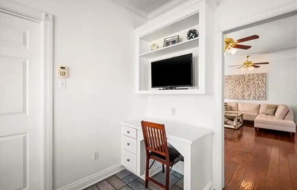 Photo of Livingroom in Alexandria
